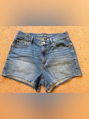 American Eagle Strigid Mom Shorts